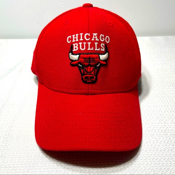 Vintage Chicago Bulls Baseball Hat - Picture 1 of 6